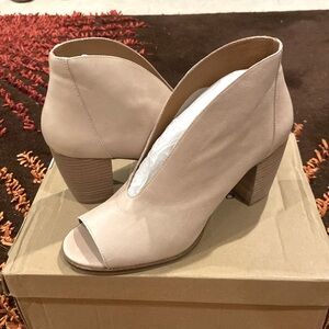 Size 10 M Lucky Brand